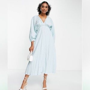 ASPS Textured Plunge Maxi Dress with Batwing Sleeves - Worn Once